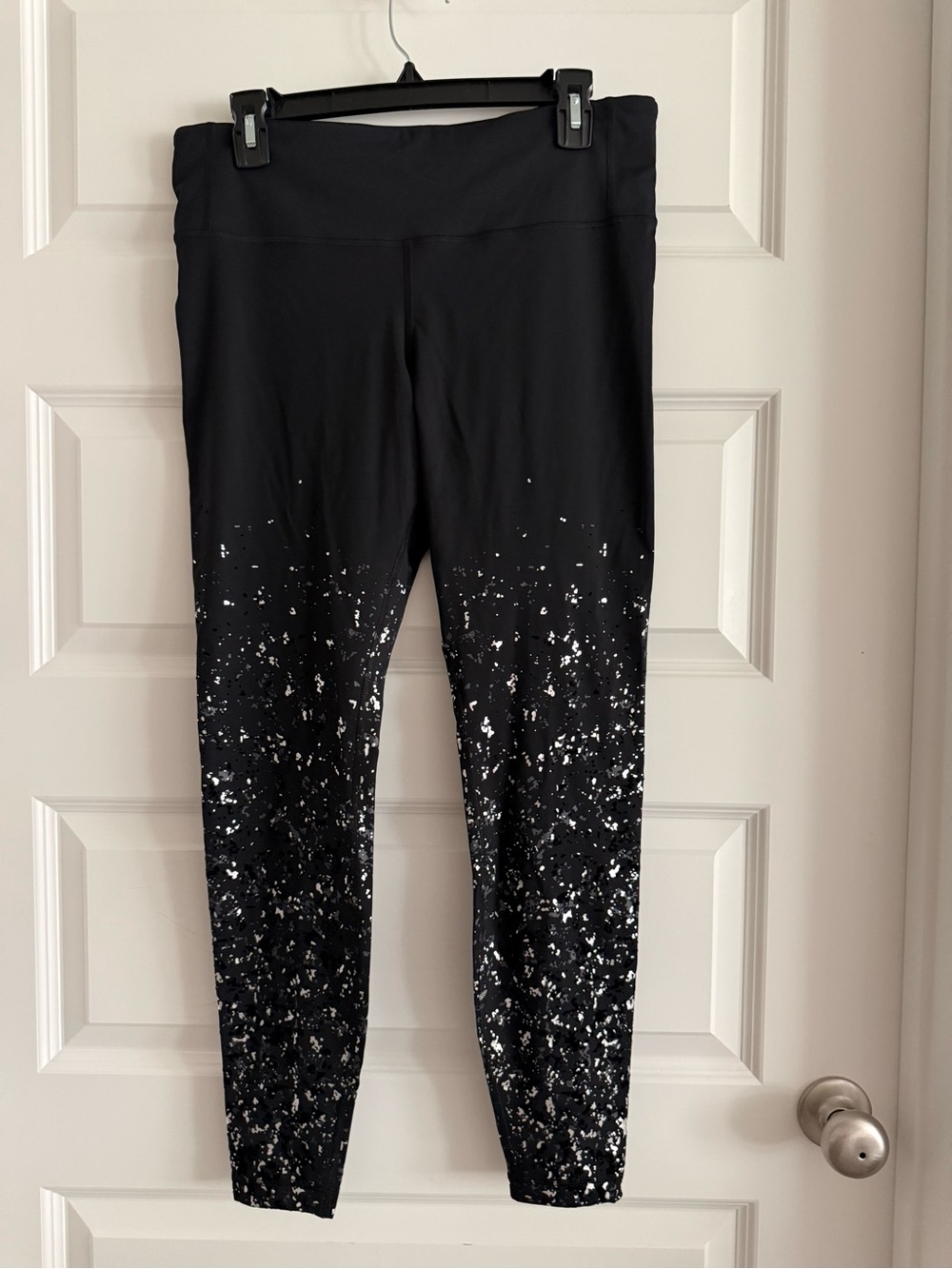 NWOT lululemon athletica Black Leggings with silver metallic Splatter Print